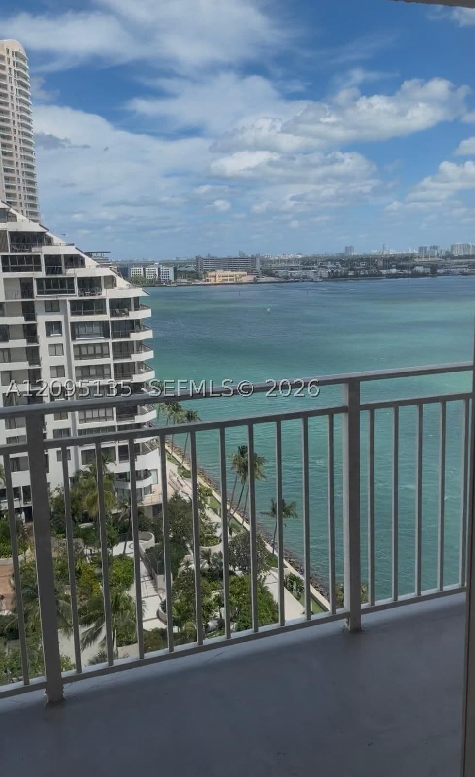 1+1 Condo — Miami, FL 33131