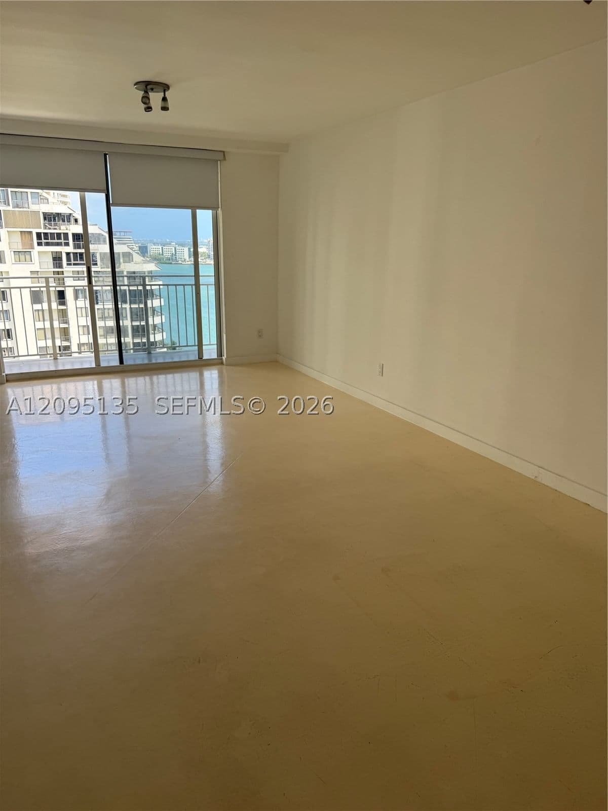 1+1 Condo — Miami, FL 33131
