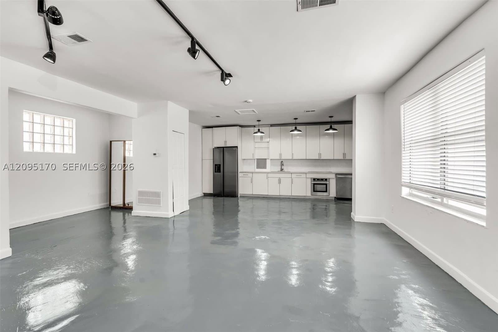 1+1 Condo — 817 Washington Ave #A, Miami Beach, FL 33139
