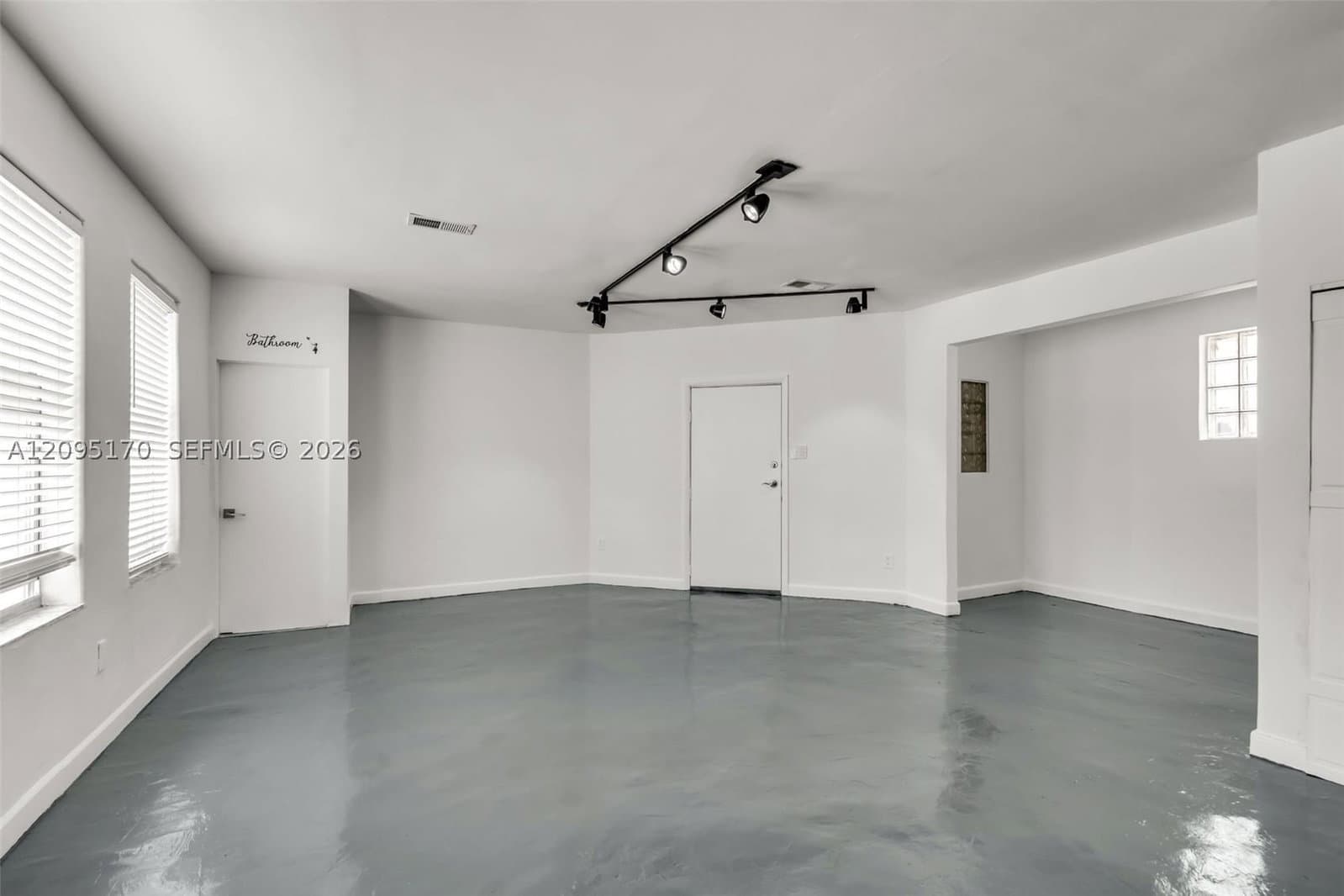 1+1 Condo — 817 Washington Ave #A, Miami Beach, FL 33139
