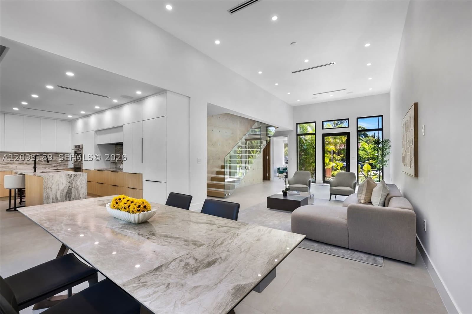 5+1 Müstakil ev — 569 44th St, Miami, FL 33127