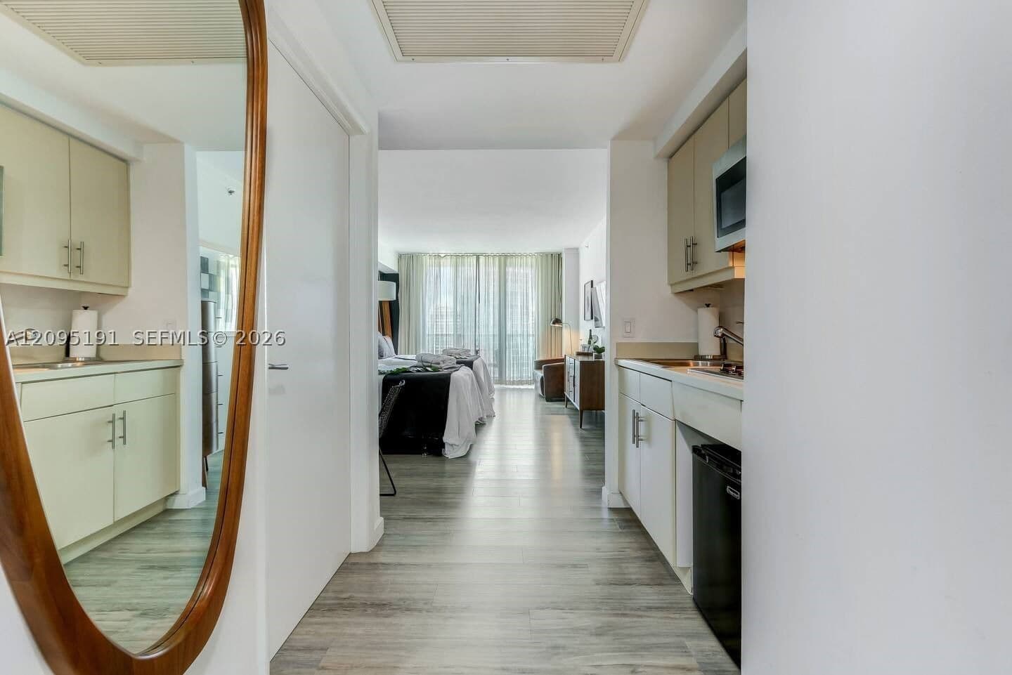 Condo — 2889 Mcfarlane Rd #1607, Miami, FL 33133