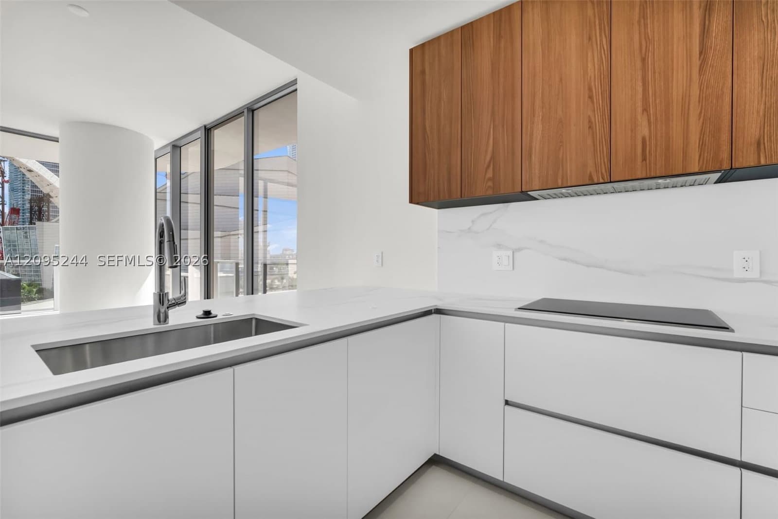 2+1 Condo — 1400 biscayne blvd #602, Miami, FL 33132