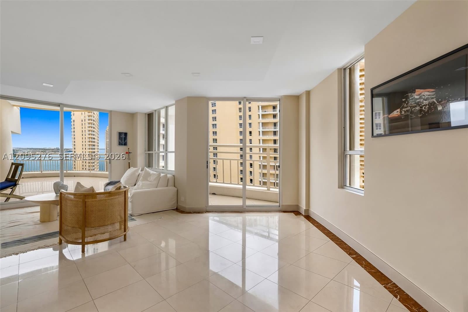 2+1 Condo — Miami, FL 33131