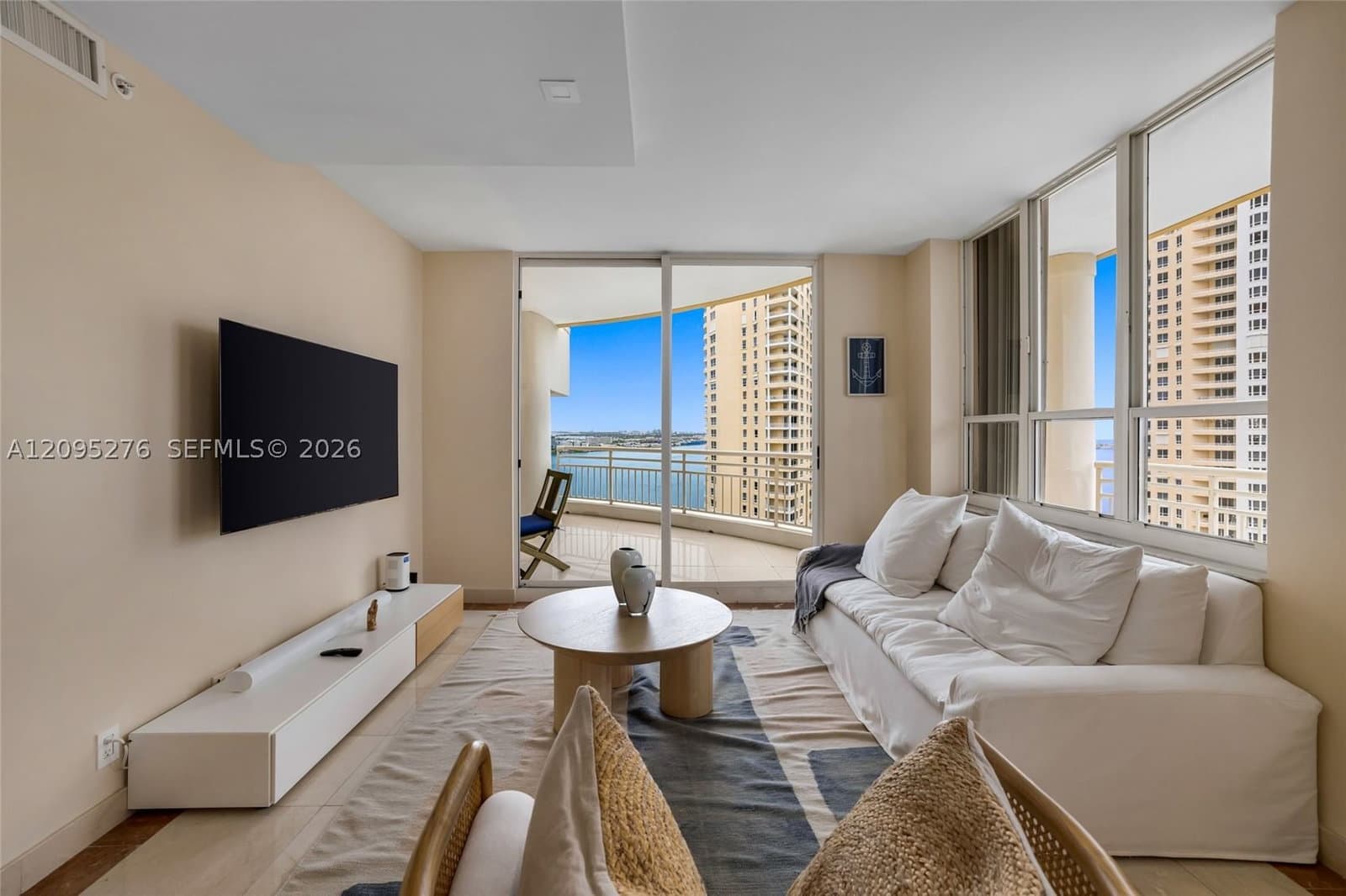 2+1 Condo — Miami, FL 33131