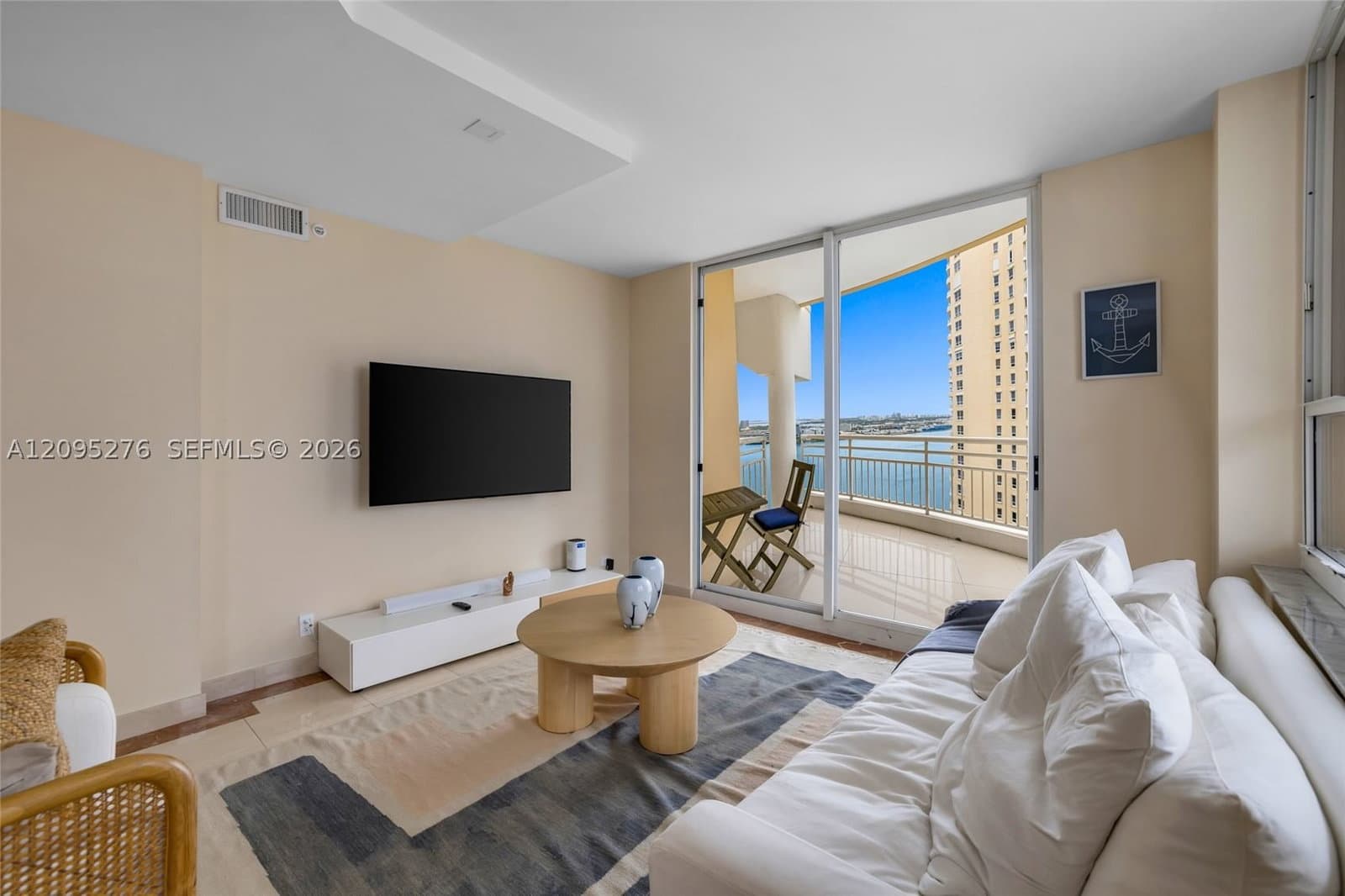 2+1 Condo — Miami, FL 33131
