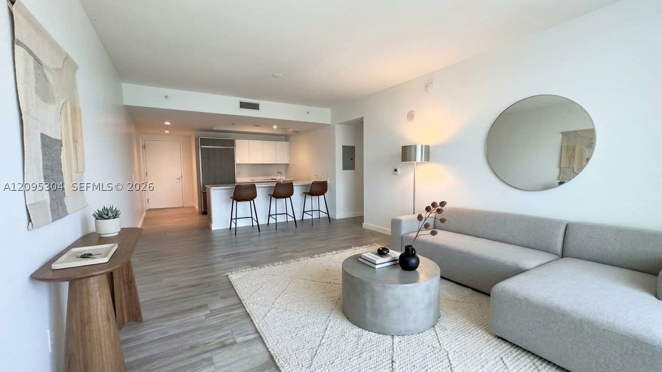 2-bedroom Condo — Miami, FL 33130