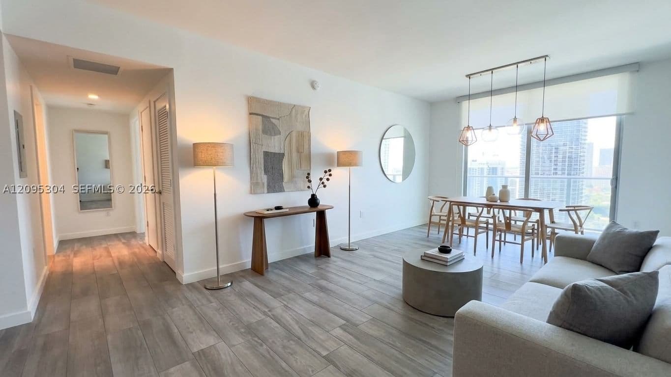 2+1 Condo — Miami, FL 33130
