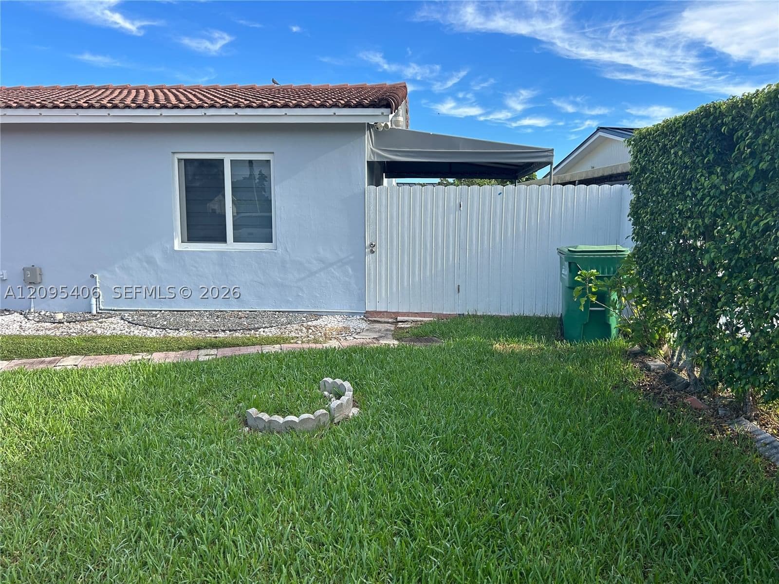 3+1 Mülk — 3325 Village Green Dr #Efficiency, Miami, FL 33175