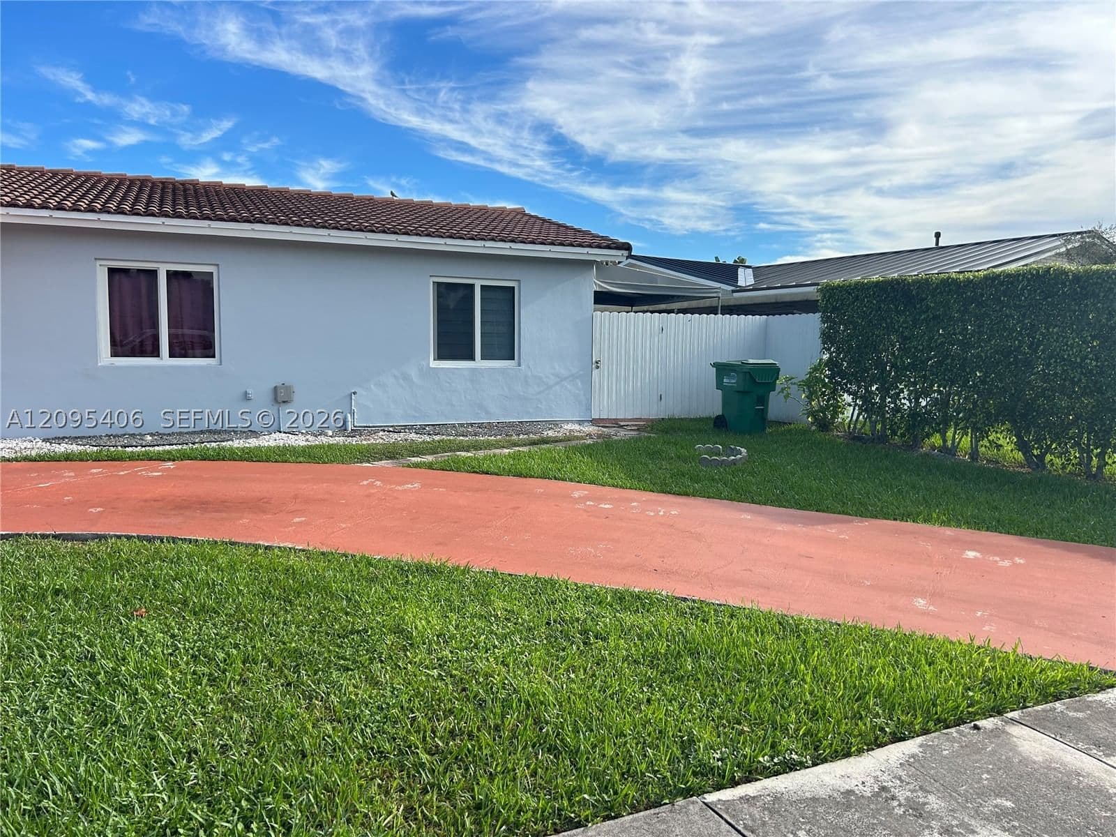 3+1 Mülk — 3325 Village Green Dr #Efficiency, Miami, FL 33175