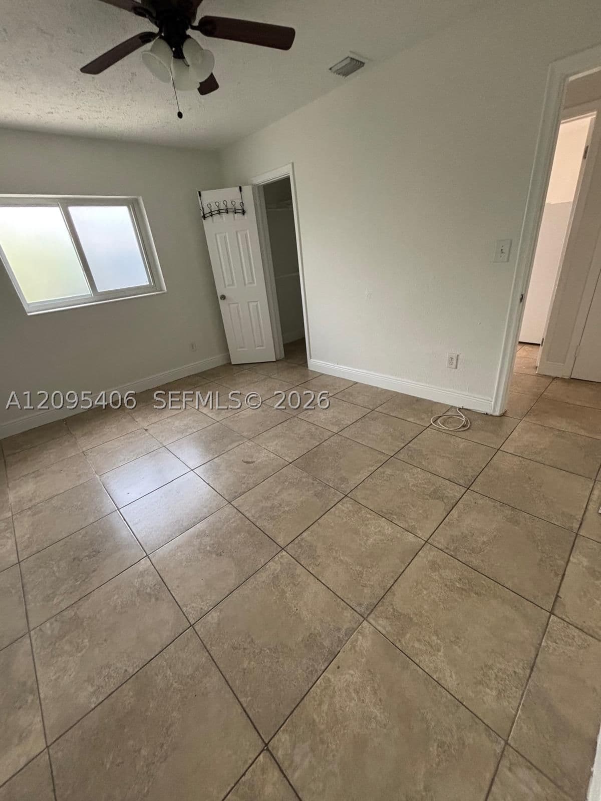 3+1 Mülk — 3325 Village Green Dr #Efficiency, Miami, FL 33175
