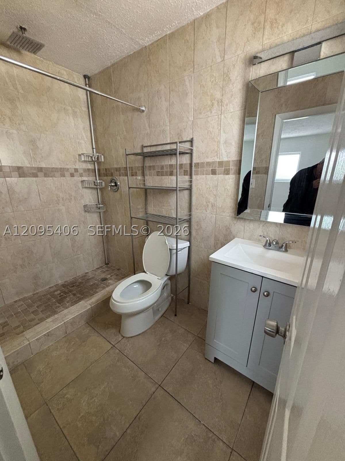 3+1 Mülk — 3325 Village Green Dr #Efficiency, Miami, FL 33175