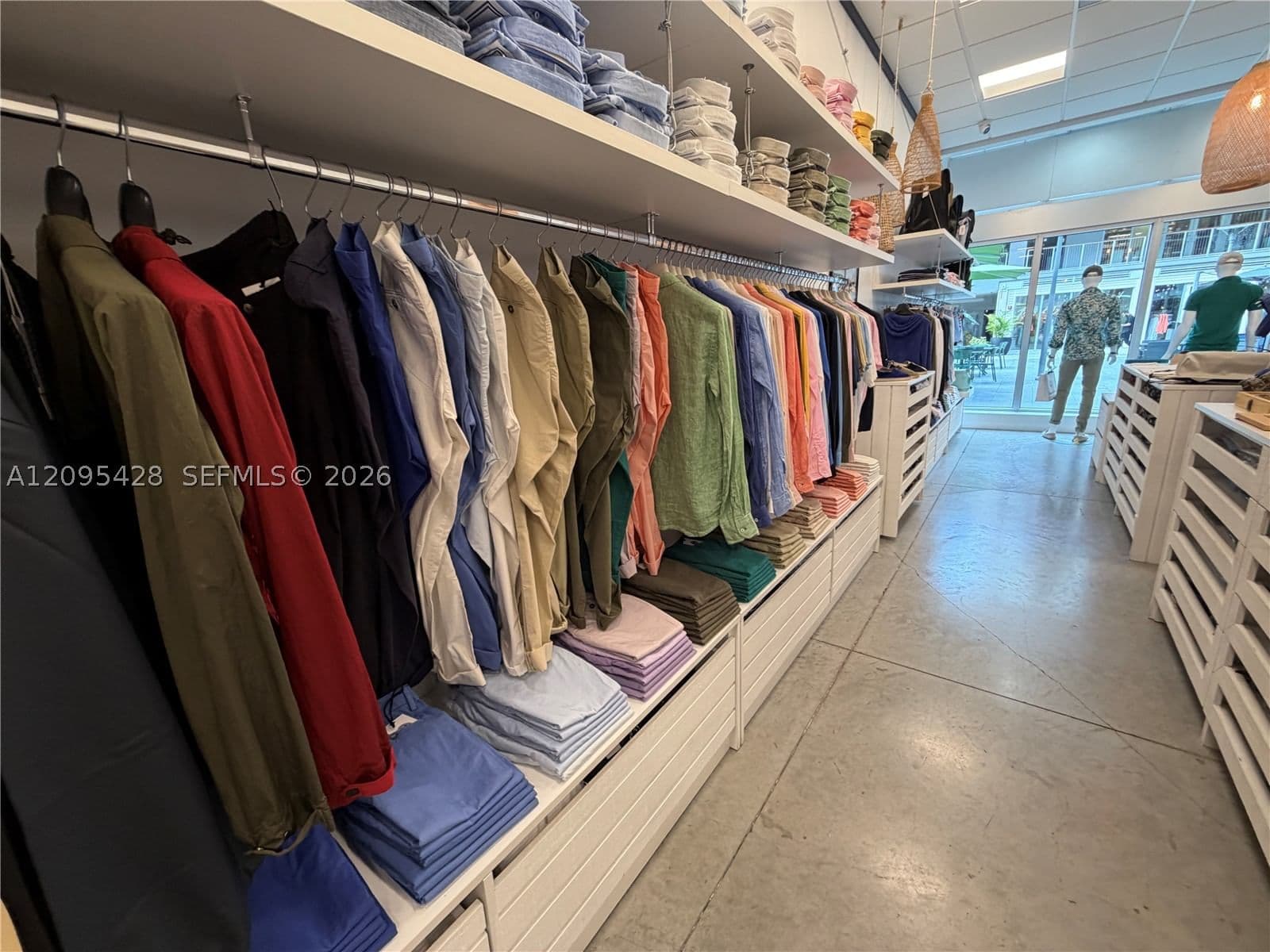 Mülk — 3015 Grand Ave, Miami, FL 33133