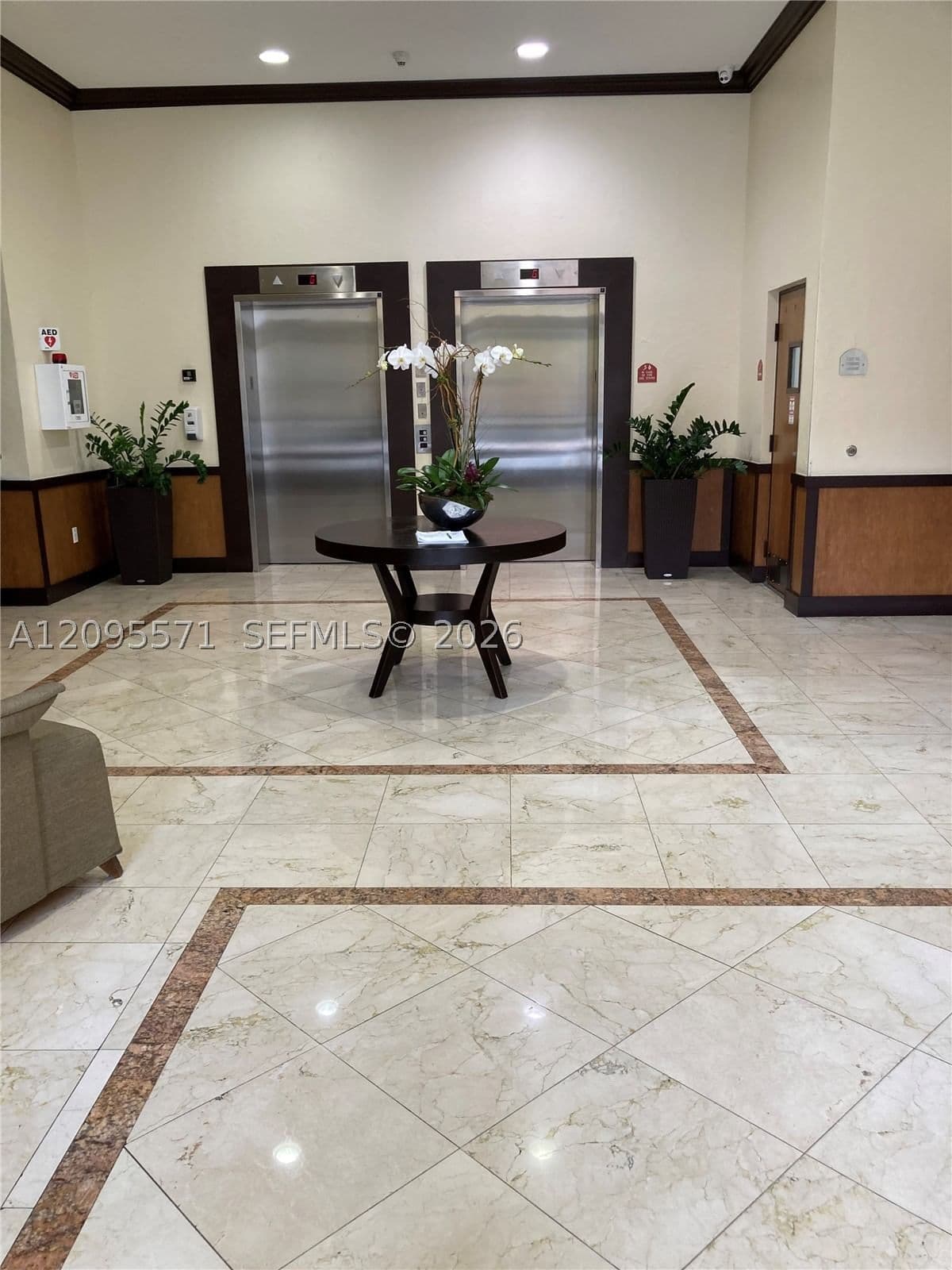 Mülk — 2030 Douglas Rd #210, Coral Gables, FL 33134