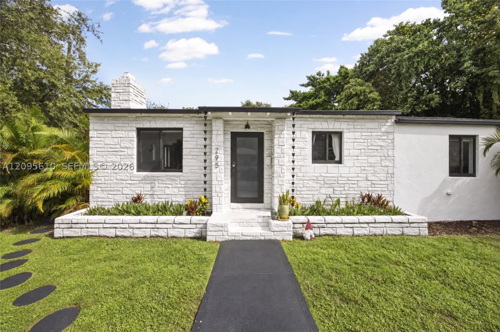 3+1 Müstakil ev — 295 42nd St, Miami, FL 33127