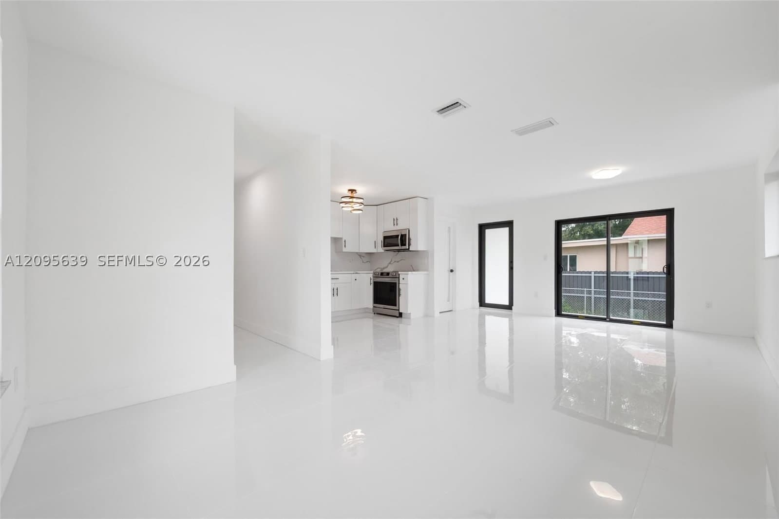Dubleks — 1112 11th Ave, Miami, FL 33129