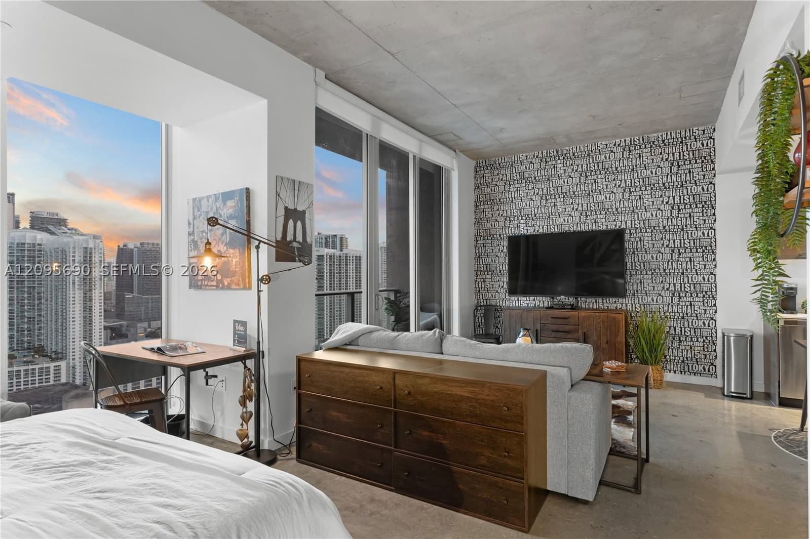 1+1 Condo — 151 1st St #3103, Miami, FL 33131