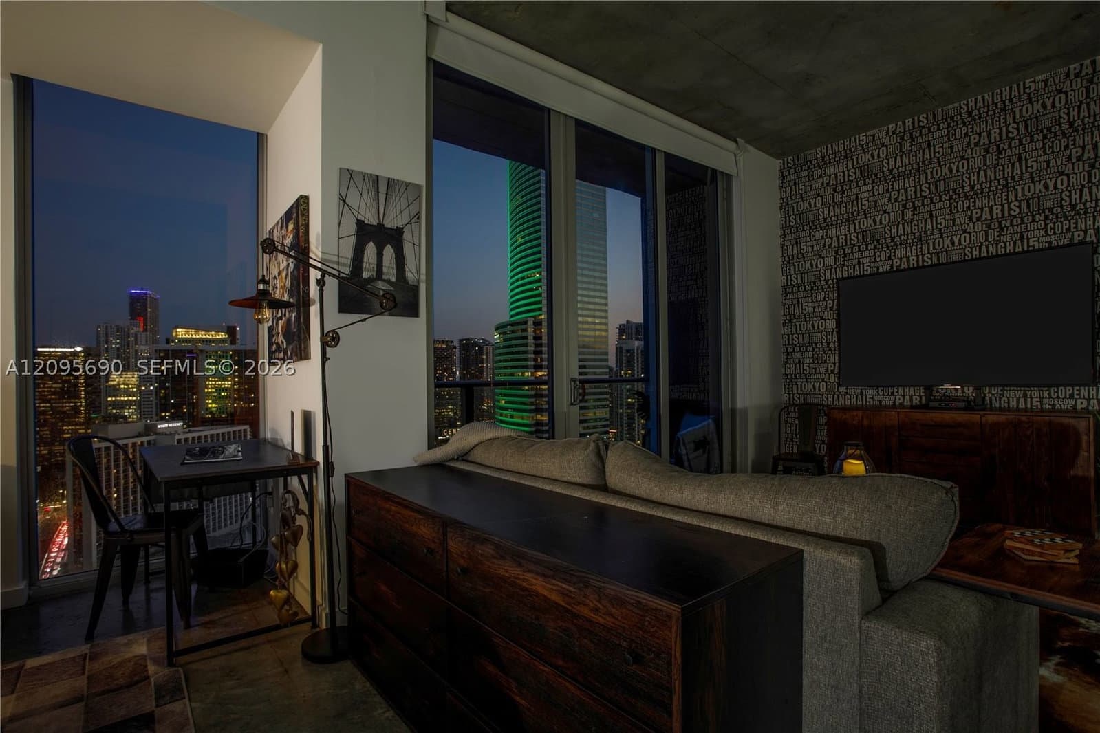 1+1 Condo — 151 1st St #3103, Miami, FL 33131