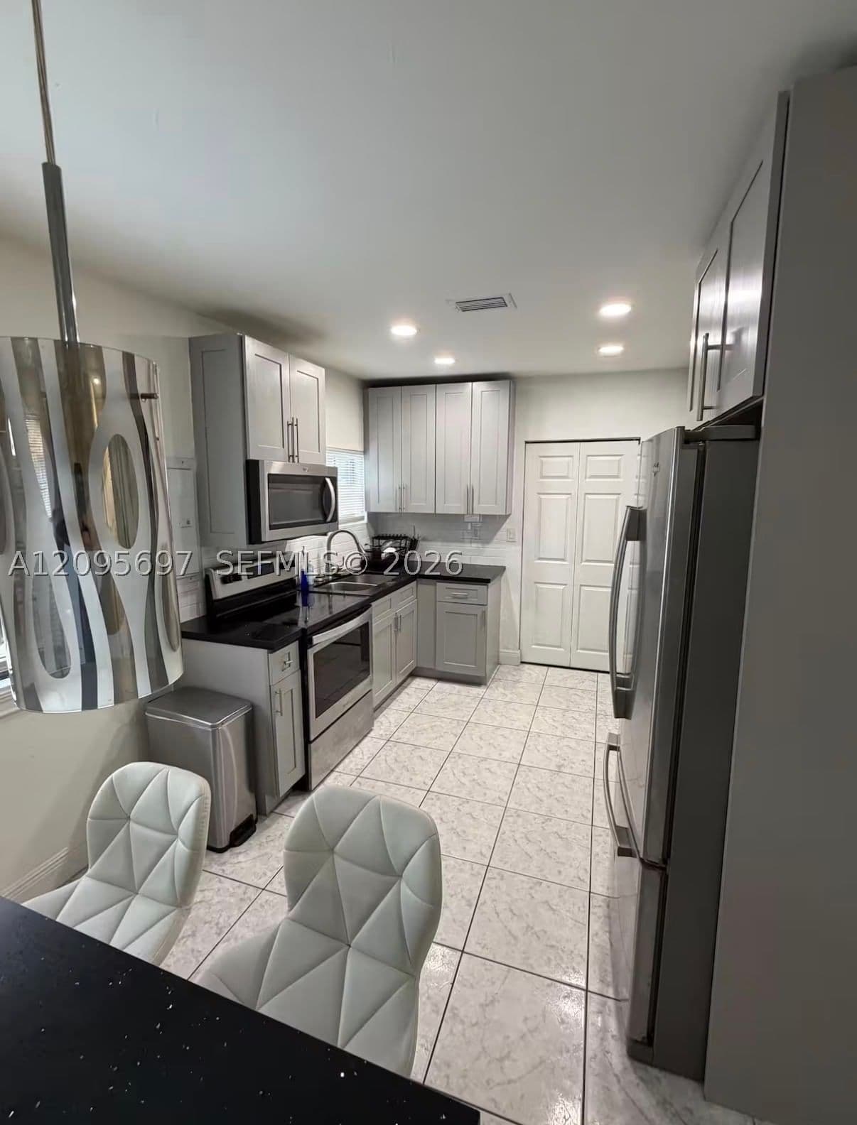 4+1 Müstakil ev — 4303 13th Ave, Miami, FL 33142