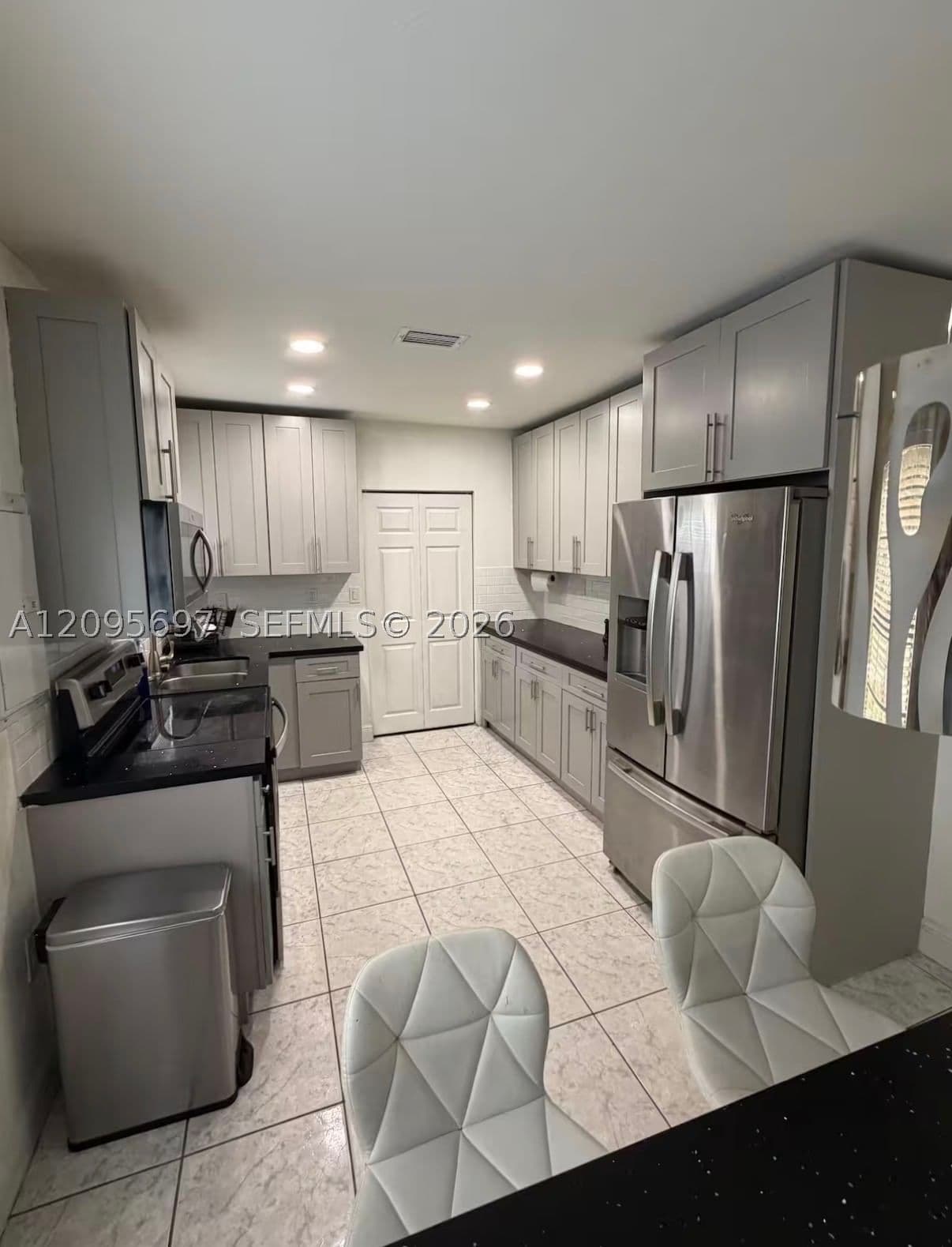 4+1 Müstakil ev — 4303 13th Ave, Miami, FL 33142