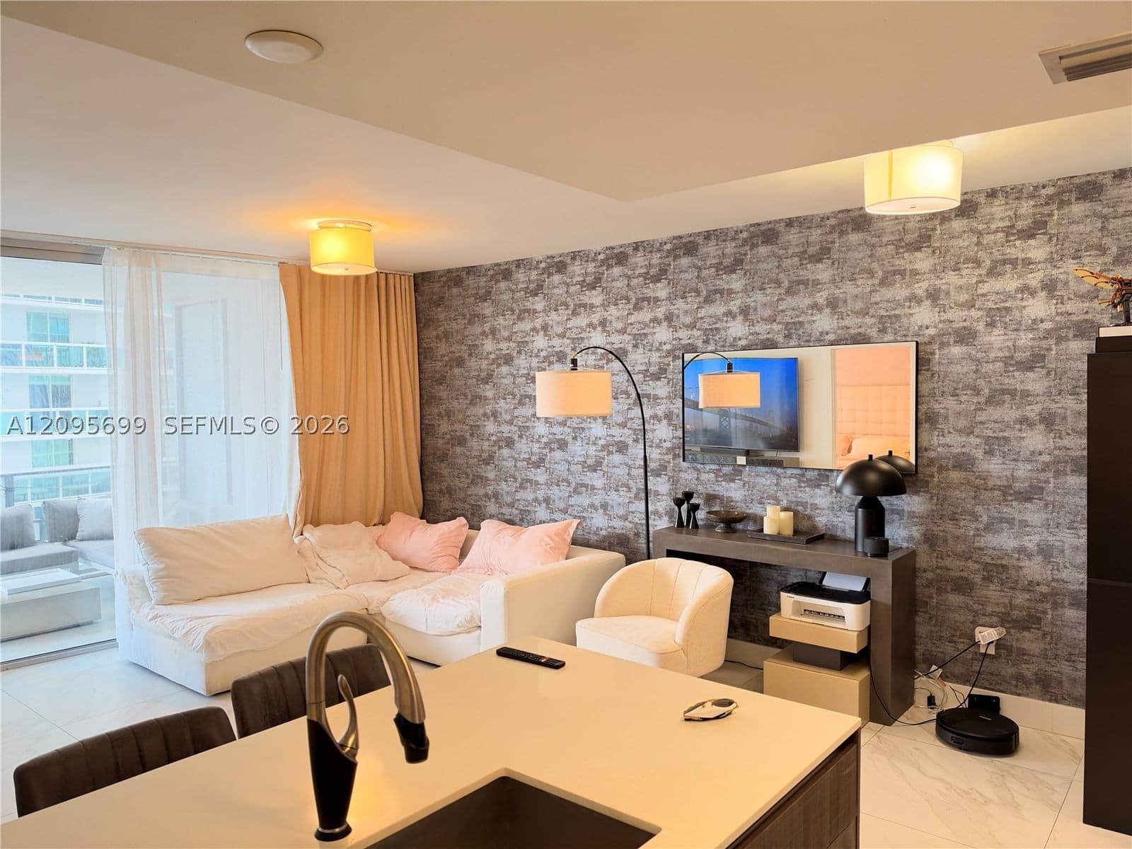 1+1 Condo — 488 18th St #2205, Miami, FL 33132