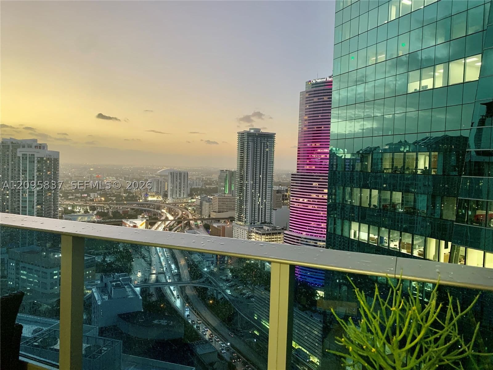 1-bedroom Condo — 200 Biscayne Boulevard Way #4011, Miami, FL 33131
