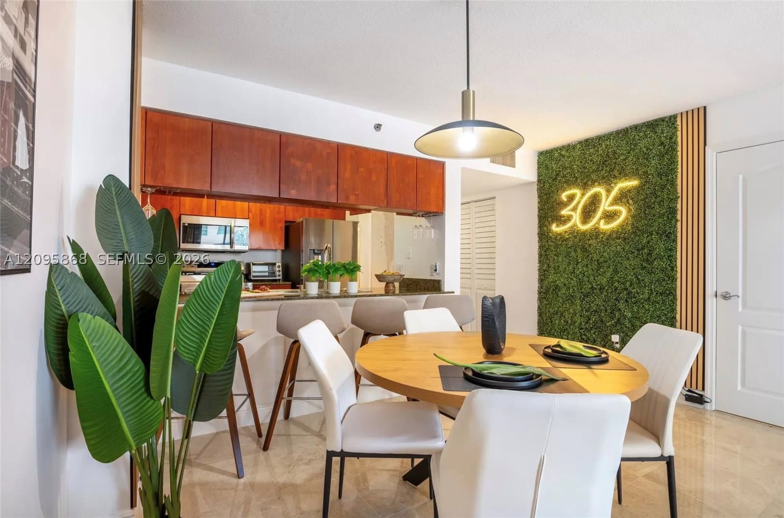 1+1 Condo — 1200 Brickell Bay Dr #1805, Miami, FL 33131