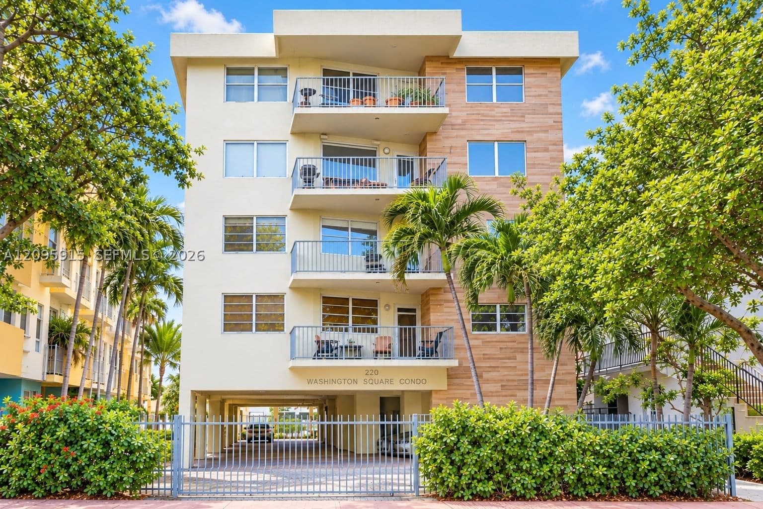 1+1 Condo — 220 Washington Ave #5D, Miami Beach, FL 33139