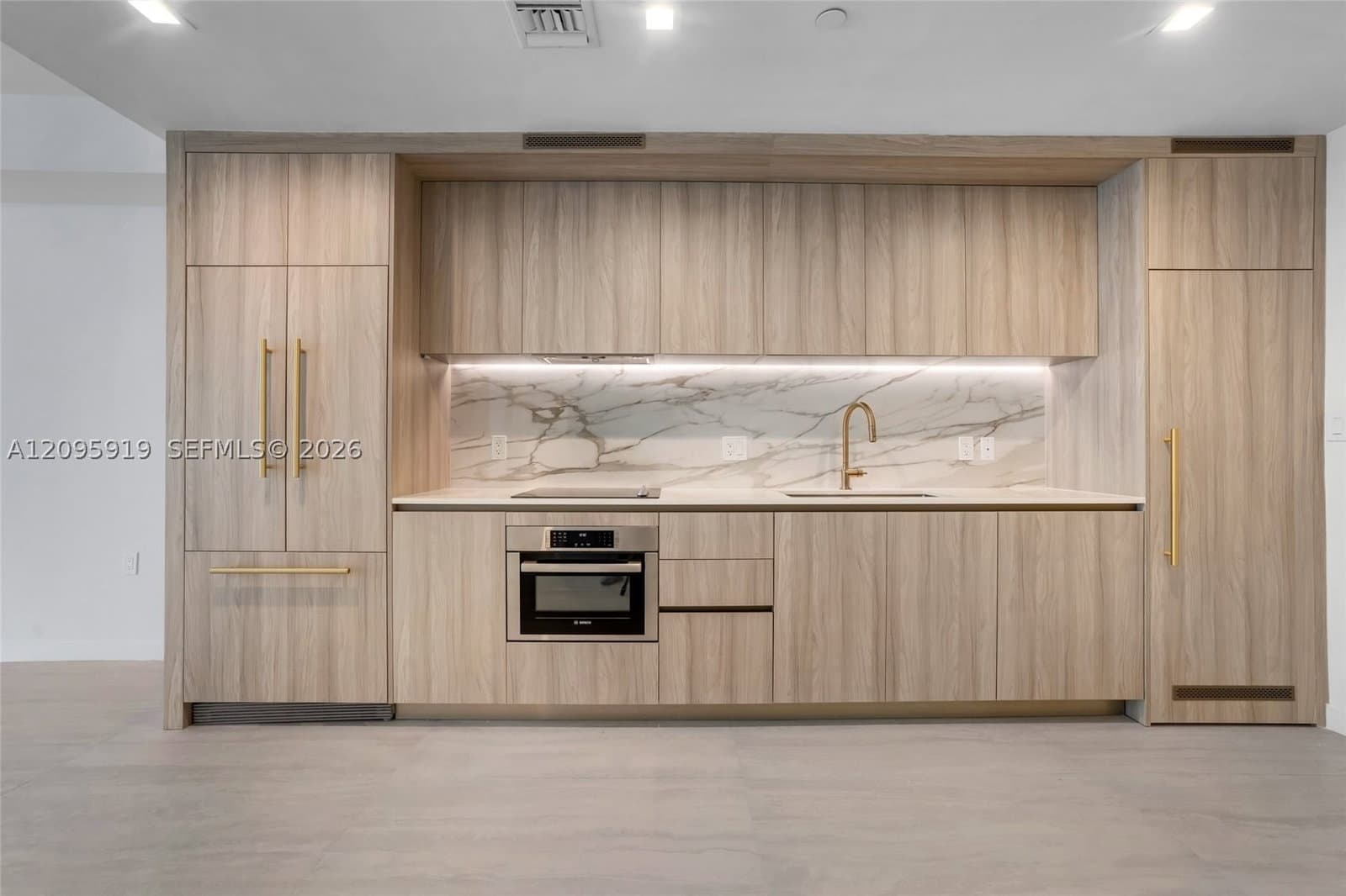 1-bedroom Condo — 77 5 Street #1708, Miami, FL 33131