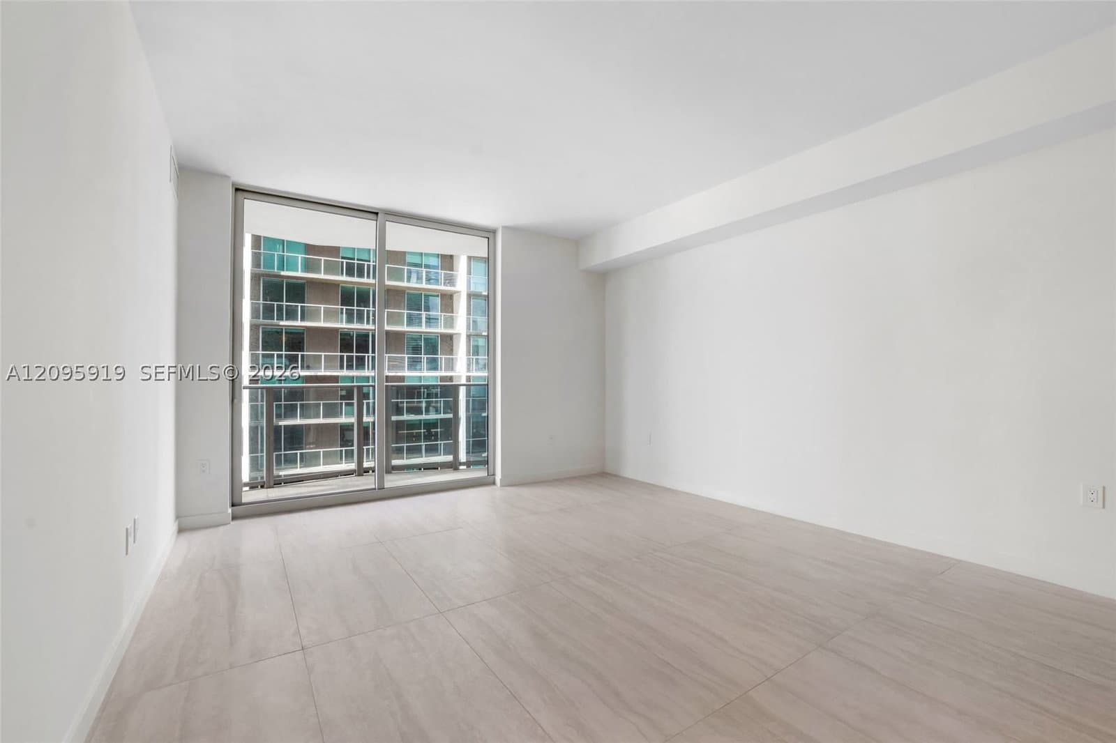 1-bedroom Condo — 77 5 Street #1708, Miami, FL 33131