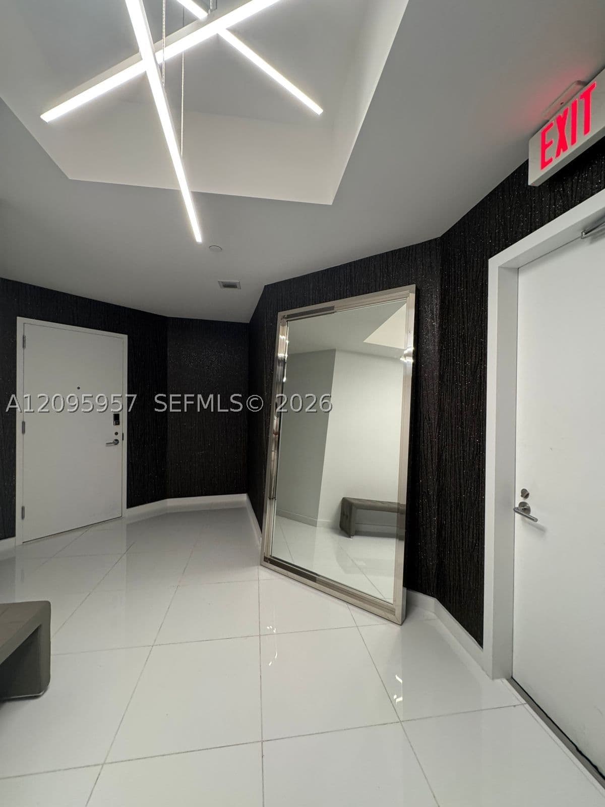 2+1 Condo — 851 1st Ave #1404, Miami, FL 33132