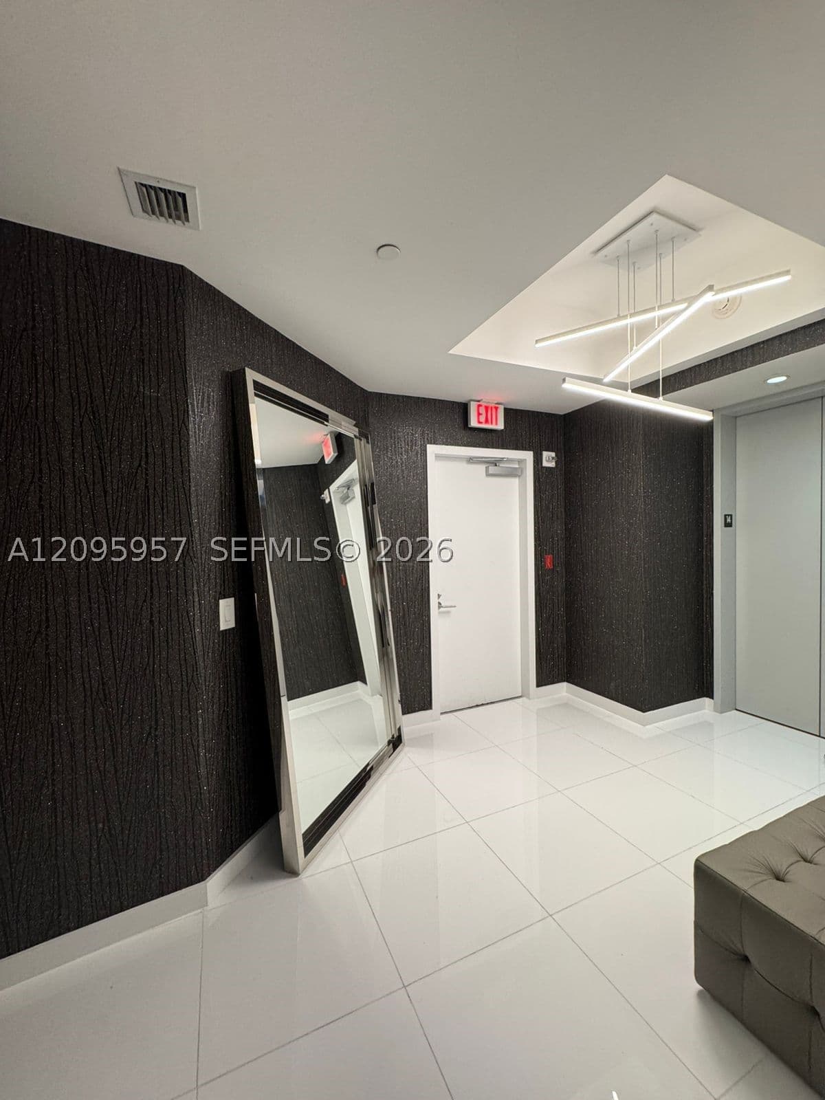 2+1 Condo — 851 1st Ave #1404, Miami, FL 33132