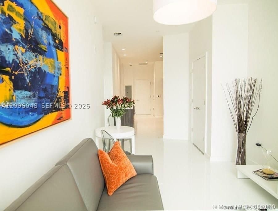 1-bedroom Condo — 851 1st Ave #510, Miami, FL 33132