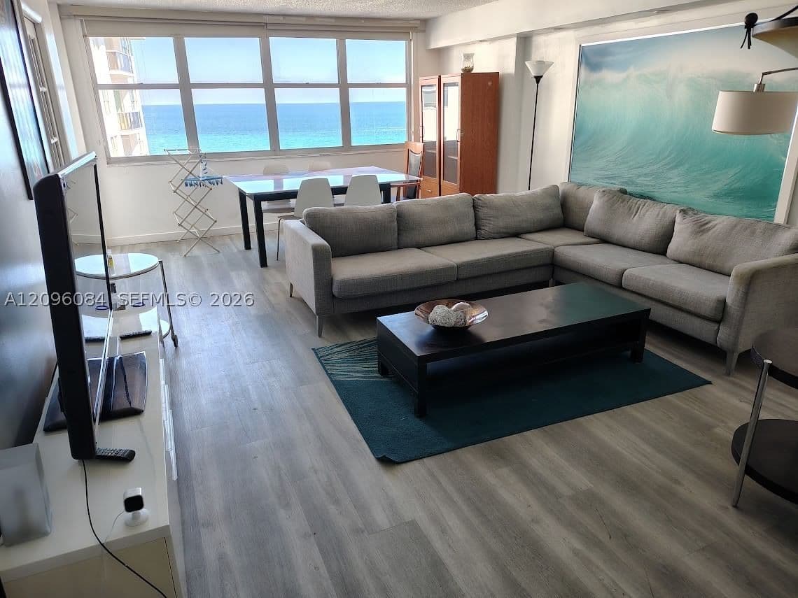 2+1 Condo — 6039 Collins Ave #1710, Miami Beach, FL 33140