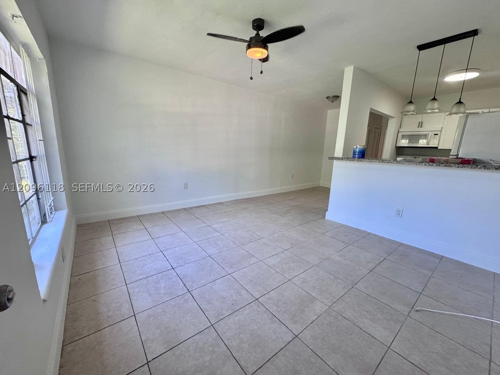 1+1 Mülk — Miami, FL 33142