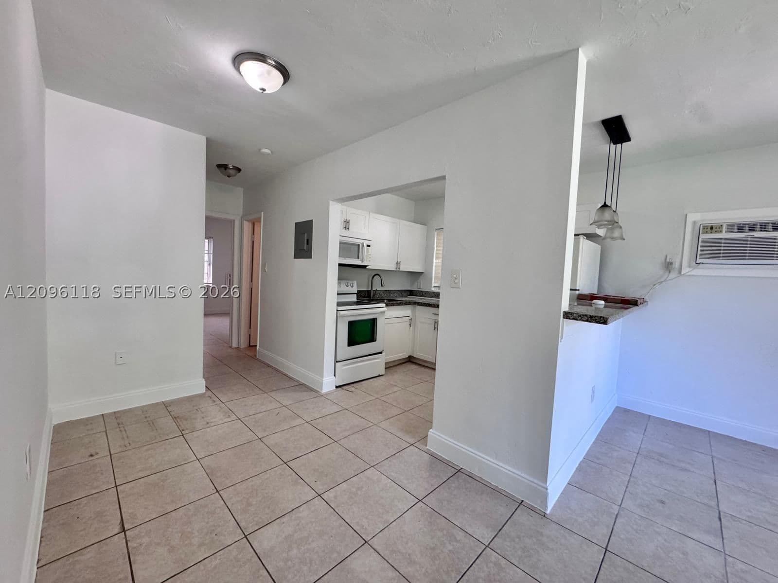 1+1 Mülk — Miami, FL 33142