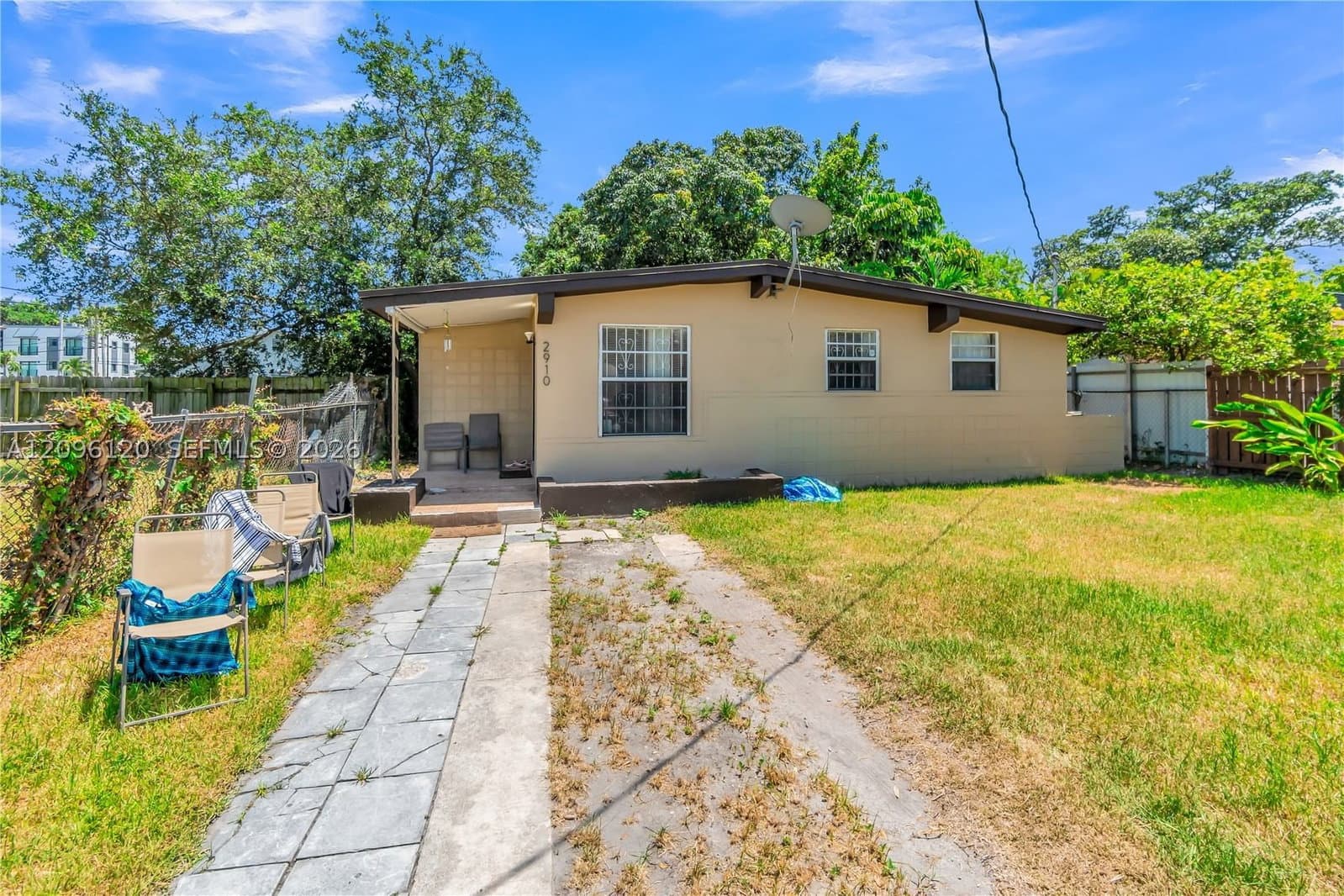 3+1 Müstakil ev — 2910 47th St, Miami, FL 33142