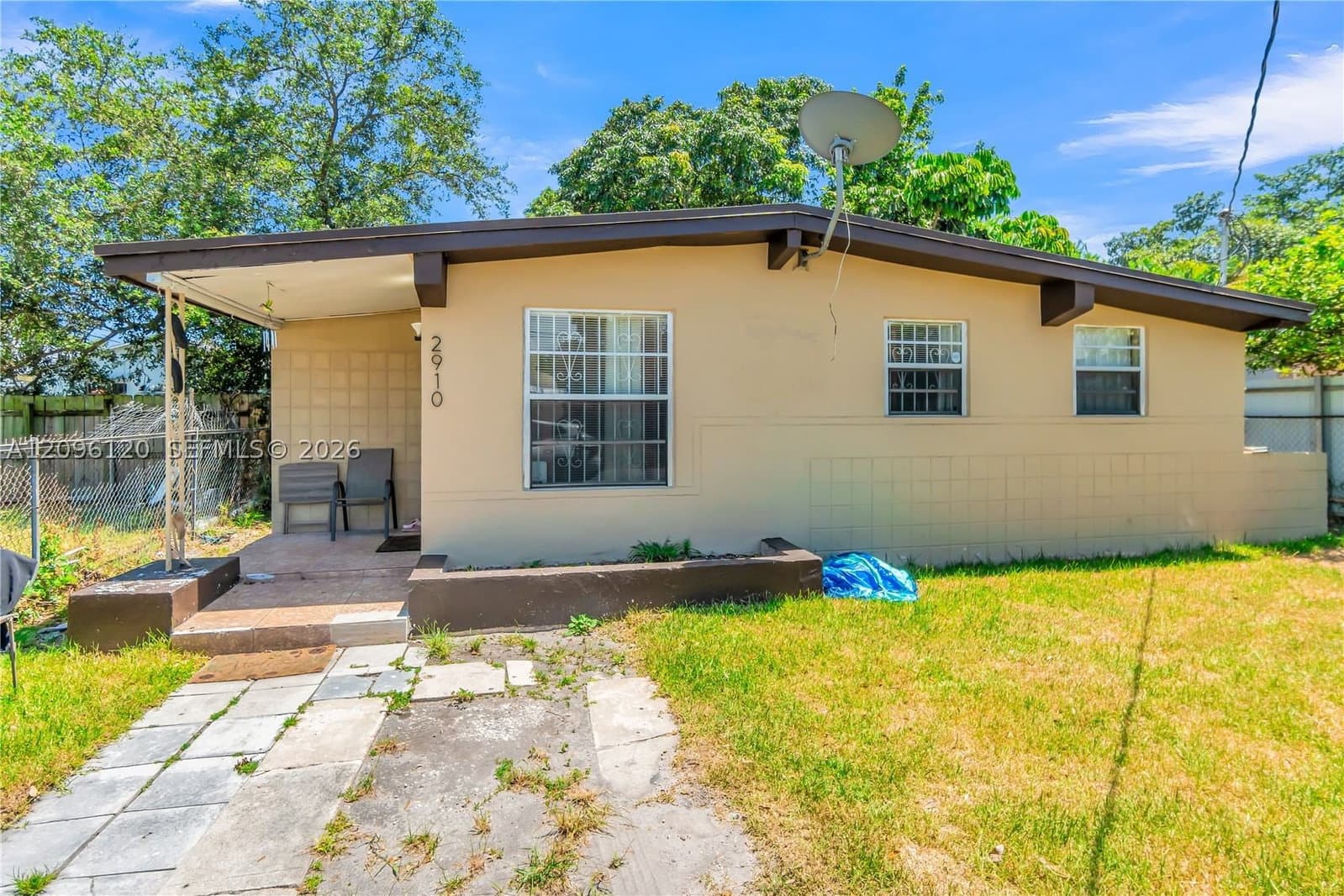 3+1 Müstakil ev — 2910 47th St, Miami, FL 33142