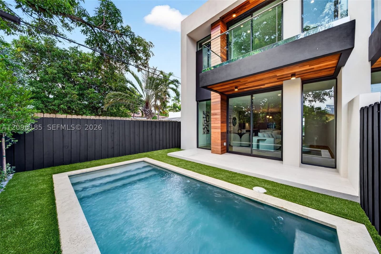 3+1 Townhouse — 925 10th Ave, Miami, FL 33130