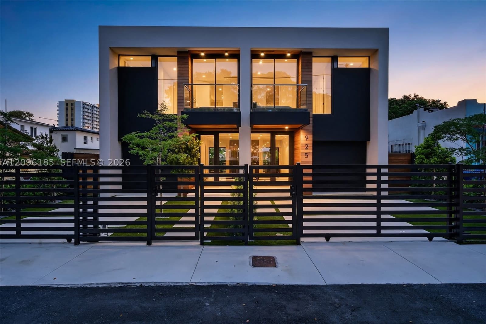 3+1 Townhouse — 925 10th Ave, Miami, FL 33130