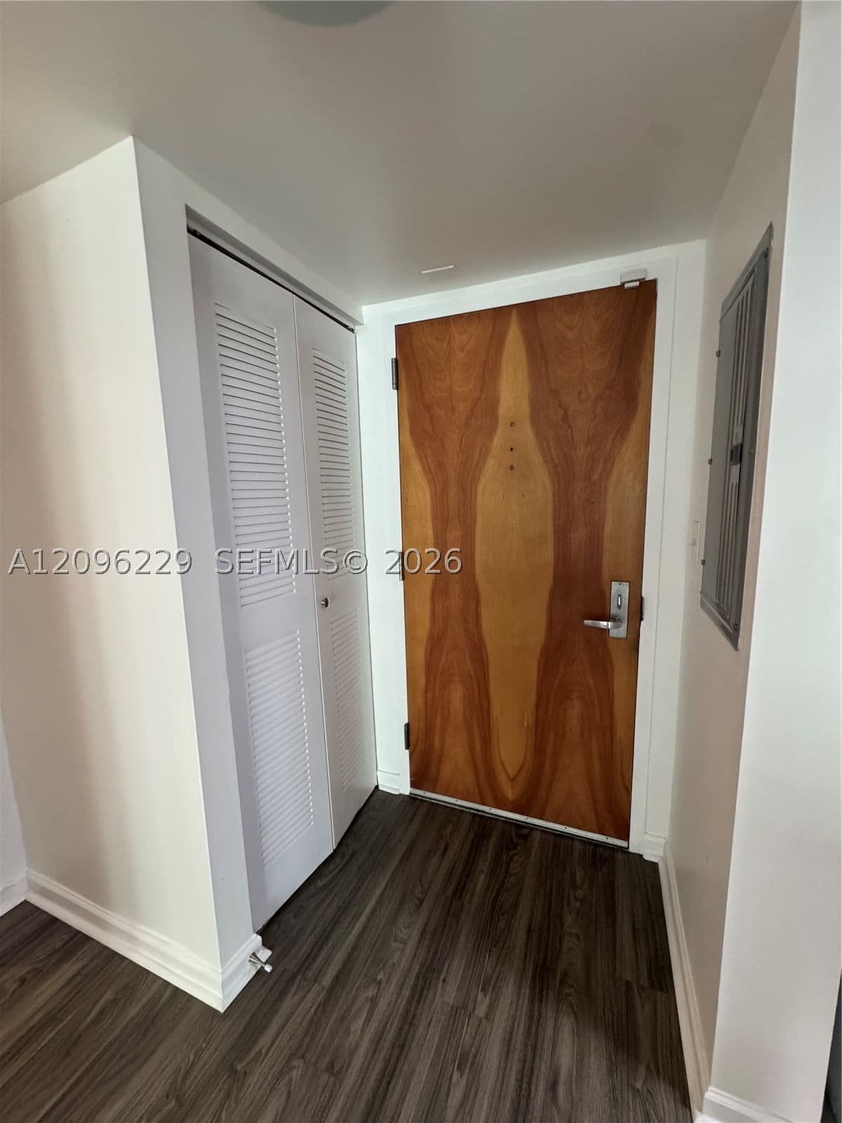 1+1 Condo — 1200 Brickell Bay Dr #3206, Miami, FL 33131