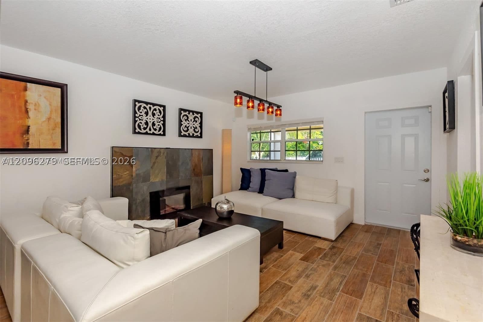 2+1 Müstakil ev — 118 35th St, Miami, FL 33127