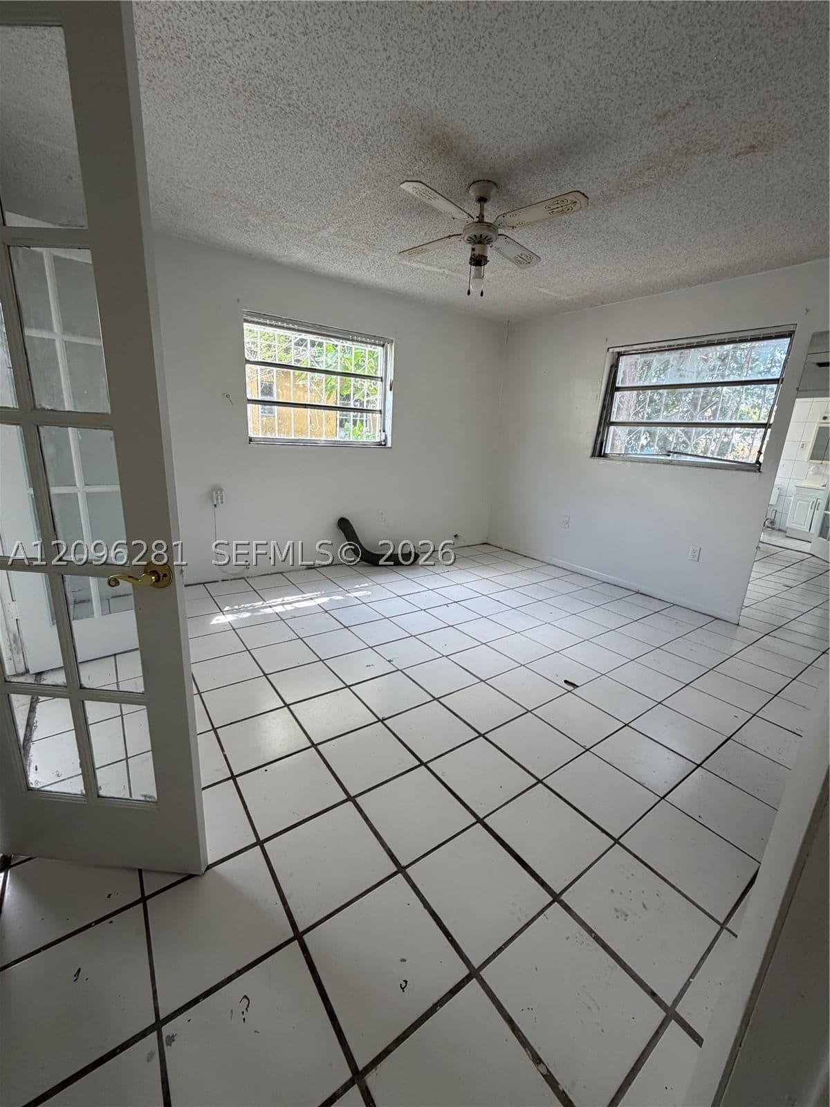 3+1 Müstakil ev — 4824 15th Ct, Miami, FL 33142