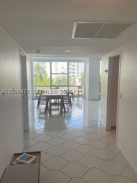 1-bedroom Condo — 900 Bay Dr #311, Miami Beach, FL 33141