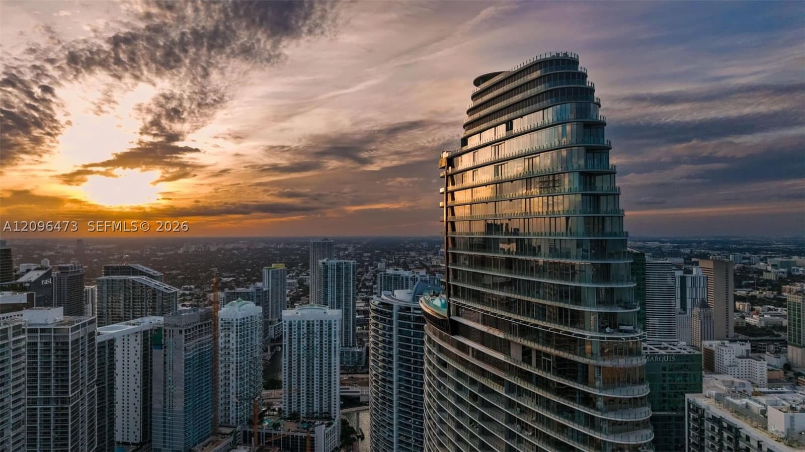 2+1 Condo — 300 Biscayne Boulevard Way #3805W, Miami, FL 33131