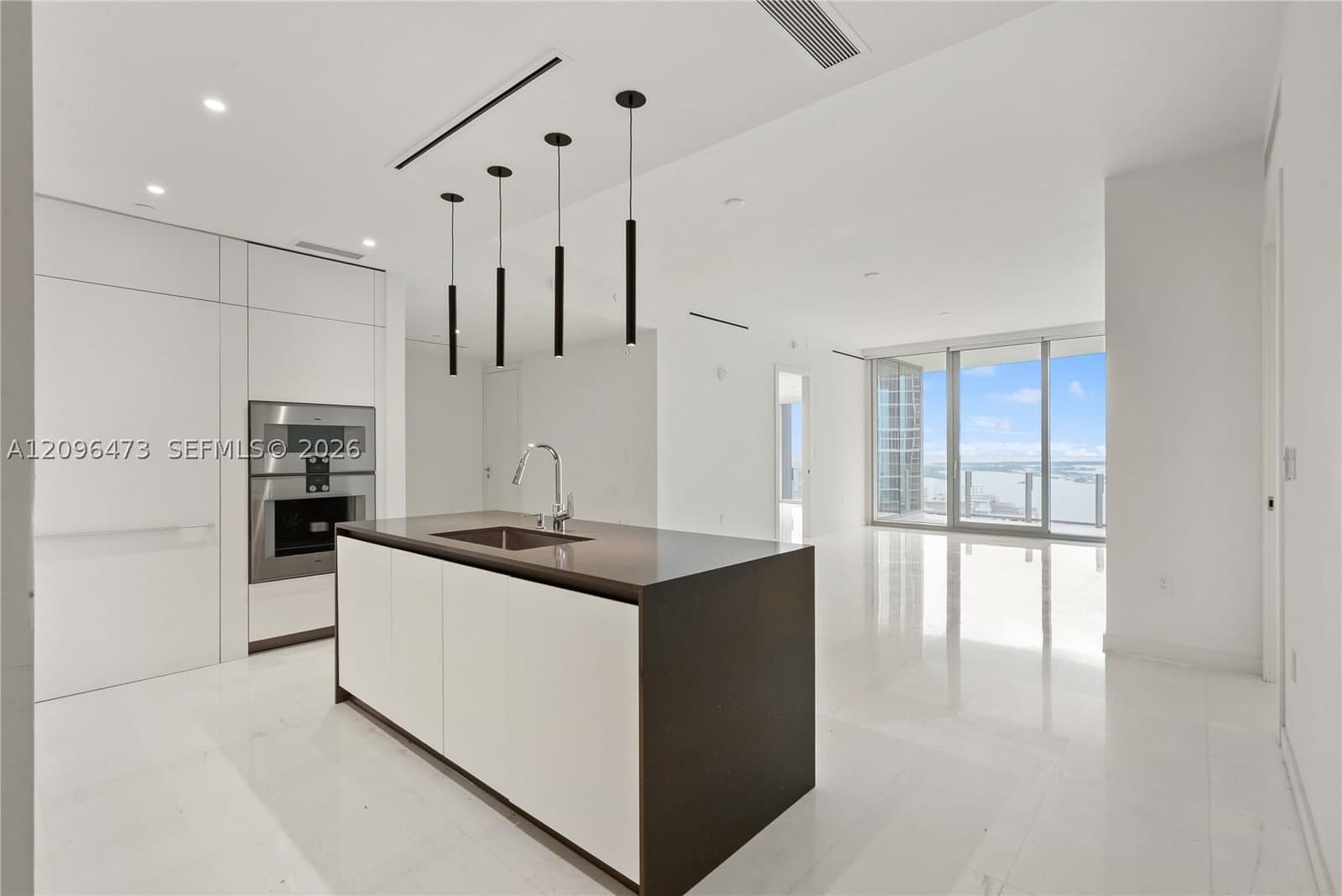 2+1 Condo — 300 Biscayne Boulevard Way #3805W, Miami, FL 33131