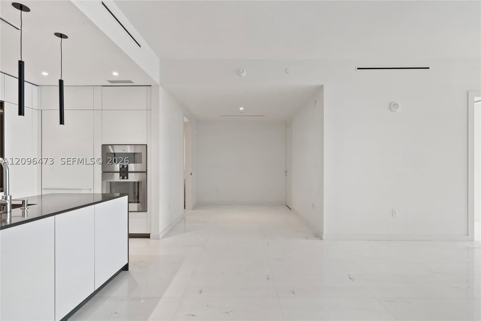 2+1 Condo — 300 Biscayne Boulevard Way #3805W, Miami, FL 33131