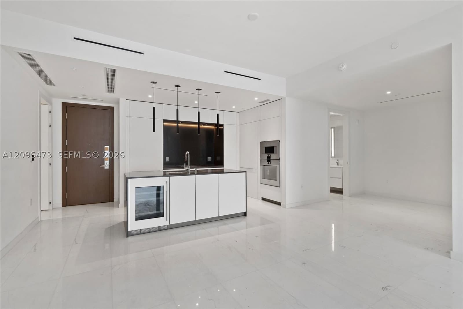 2+1 Condo — 300 Biscayne Boulevard Way #3805W, Miami, FL 33131
