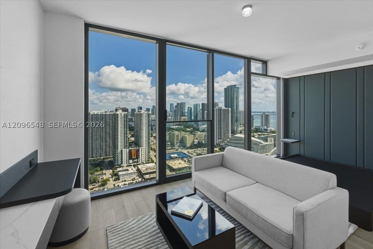 Condo — 20 11th St #3505, Miami, FL 33132
