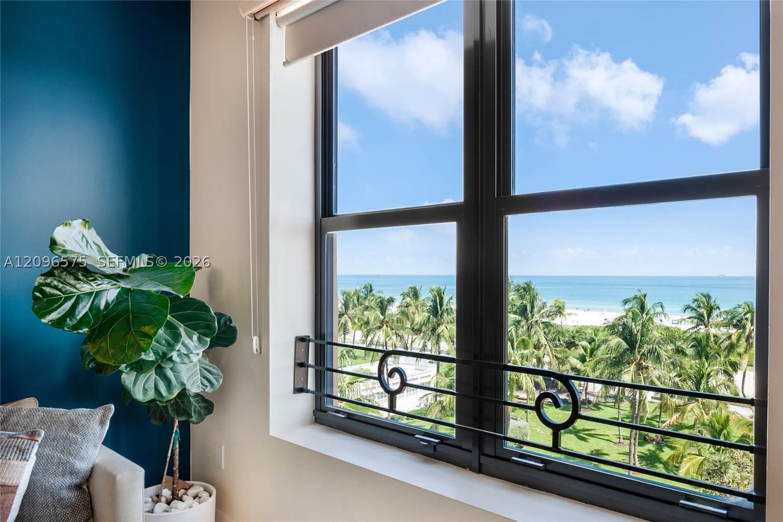 2+1 Condo — 1330 Ocean Dr #R5D, Miami Beach, FL 33139